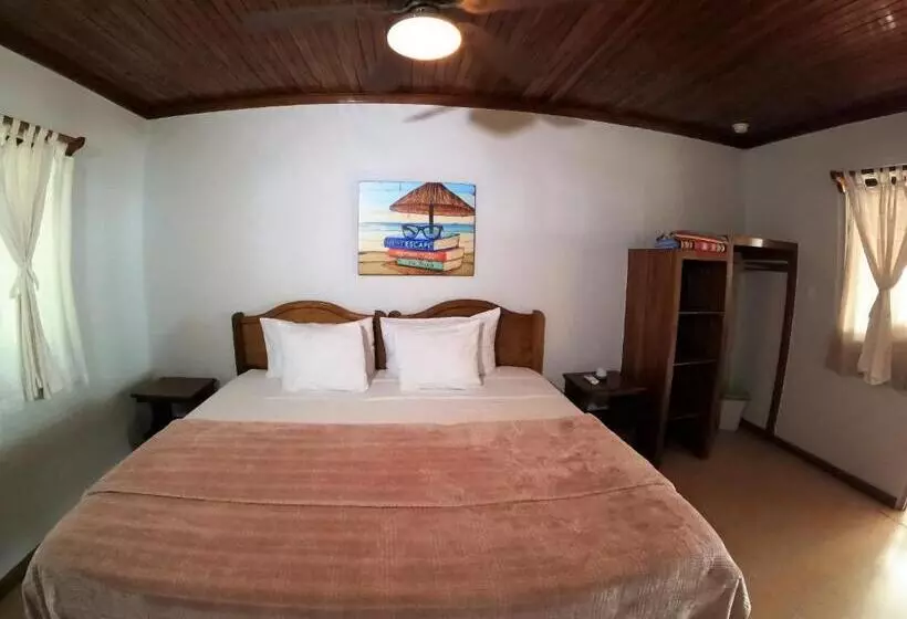 هتل Casa Cecilia Beach Front