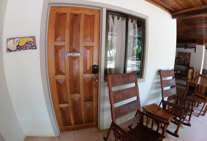 فندق Casa Cecilia Beach Front