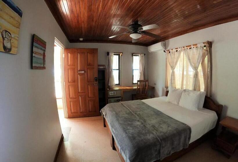 فندق Casa Cecilia Beach Front