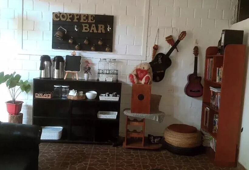 Kitara House Backpackers Hostel