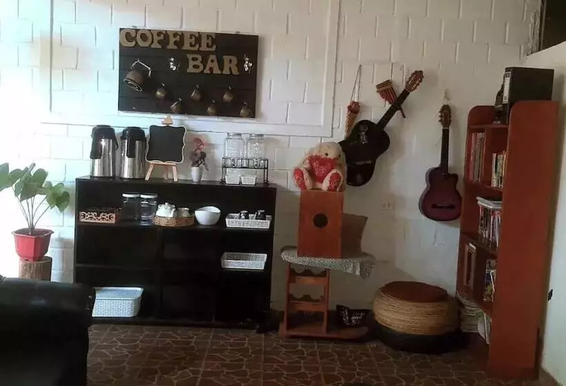 Kitara House Backpackers Hostel