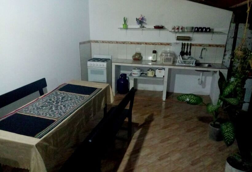 Kitara House Backpackers Hostel