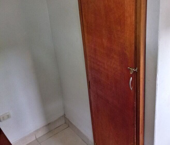 Kitara House Backpackers Hostel