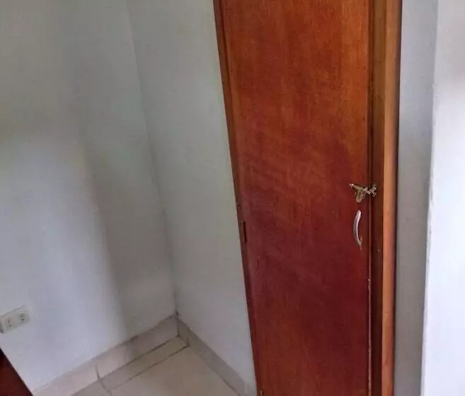 Kitara House Backpackers Hostel