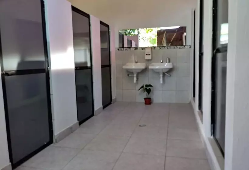 Kitara House Backpackers Hostel