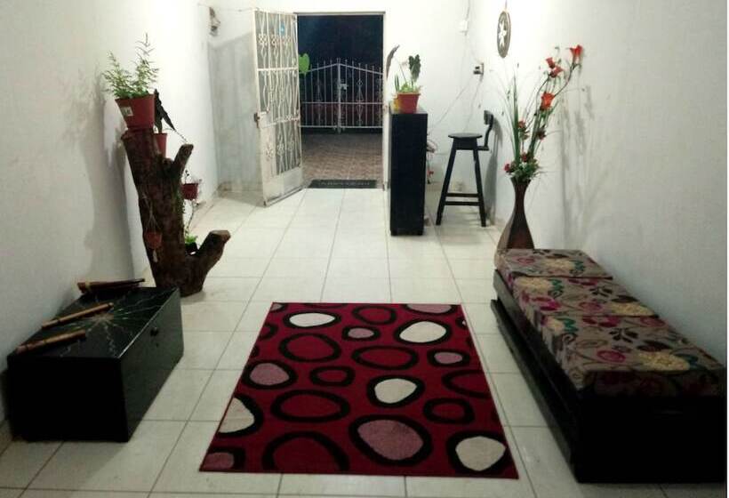 Kitara House Backpackers Hostel