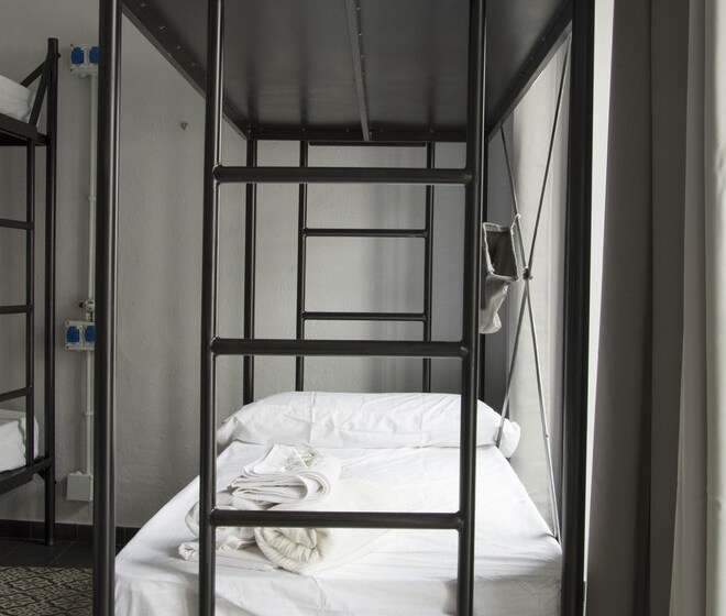 Factory Rooms Barbate  Hostel