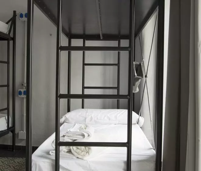 Factory Rooms Barbate  Hostel