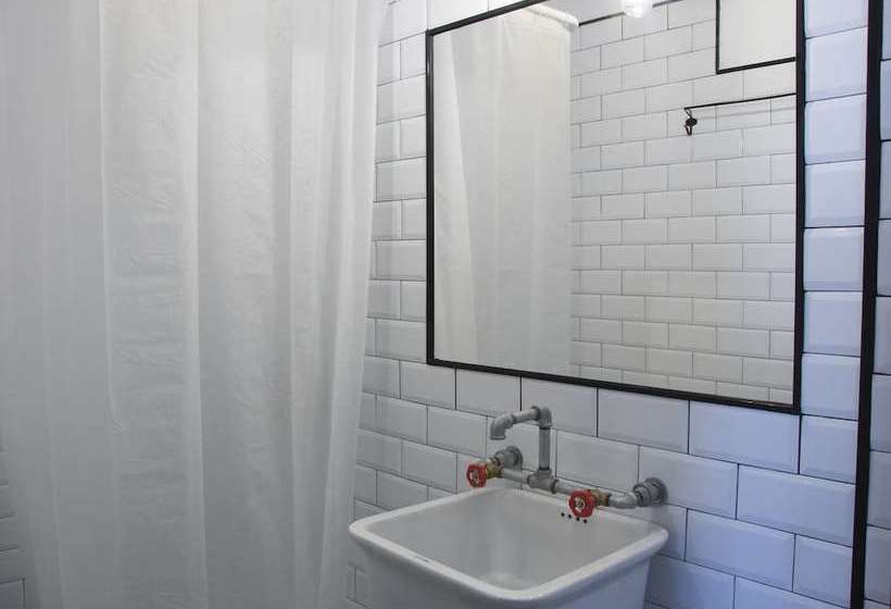 Factory Rooms Barbate  Hostel