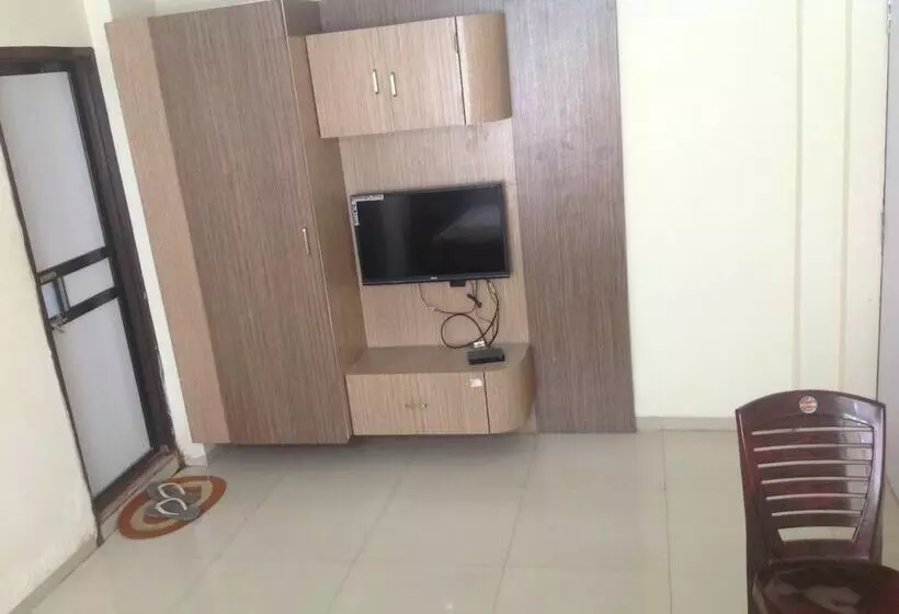 ホテル Jk Rooms 133 Ankleshwar Gidc