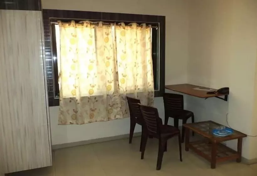 ホテル Jk Rooms 133 Ankleshwar Gidc