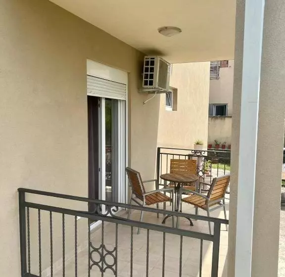 پانسیون Apartmani Bekonja