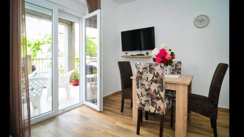 پانسیون Apartmani Bekonja