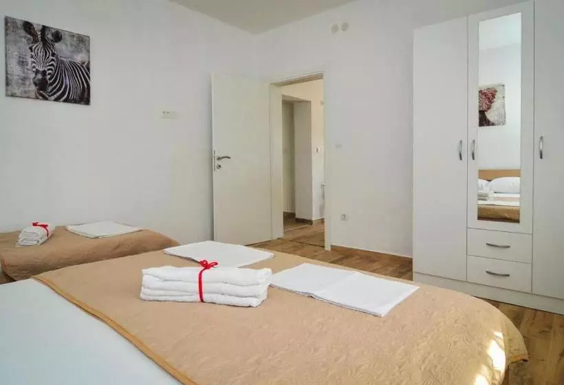 پانسیون Apartmani Bekonja