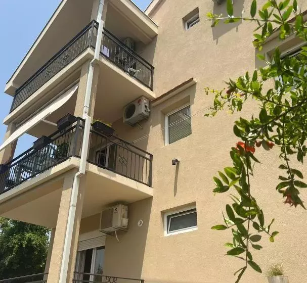 پانسیون Apartmani Bekonja