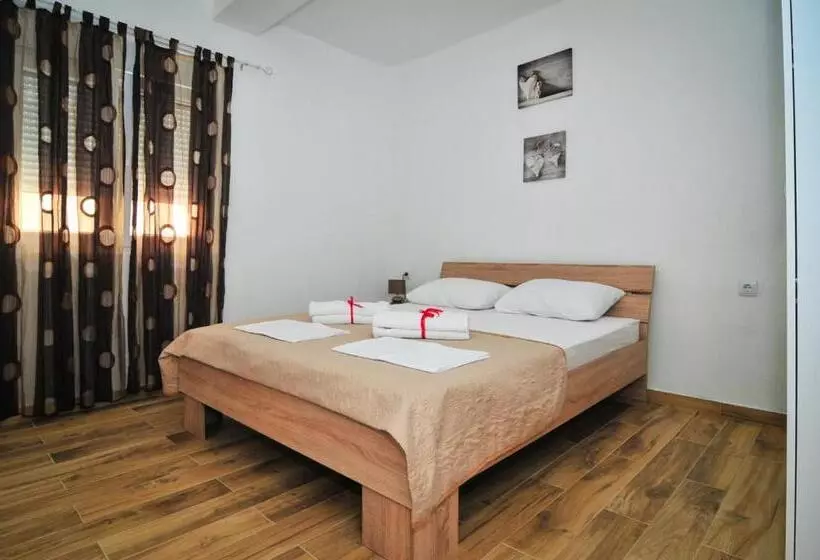 پانسیون Apartmani Bekonja