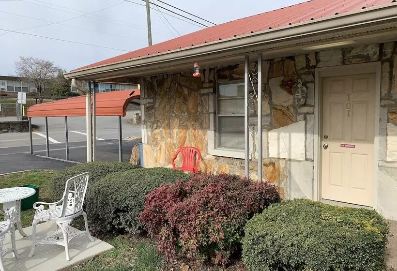 Phillips Historic Motel & Cottages