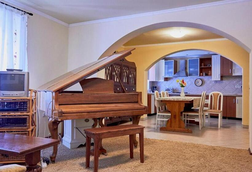 Nocleg ze śniadaniem King Arthur Panzió