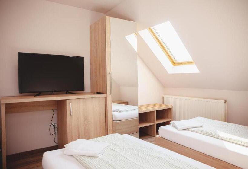 Nocleg ze śniadaniem King Arthur Panzió