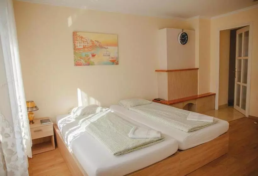 Aamiaismajoitus (B&B) King Arthur Panzió