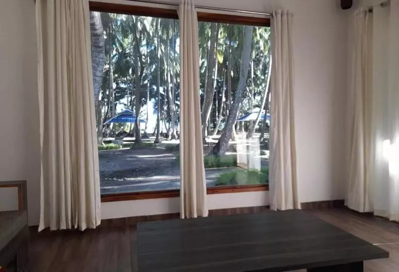 Crossbill Beach Resort