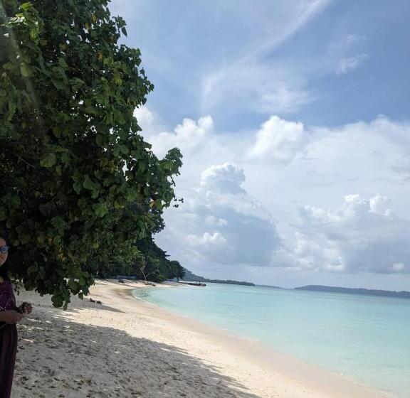 Crossbill Beach Resort