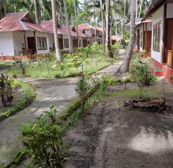 Crossbill Beach Resort