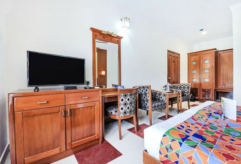 Fabhotel Kangappadan Residency