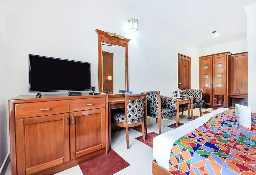 Fabhotel Kangappadan Residency