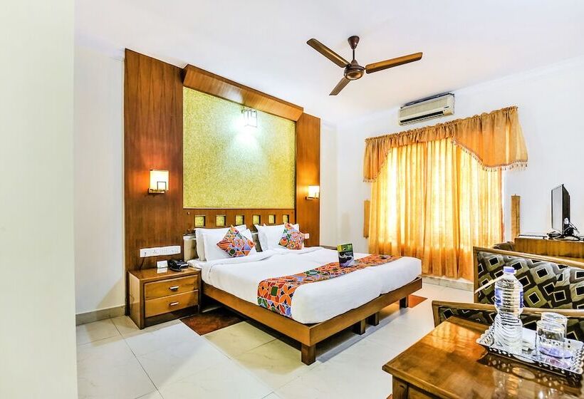 Fabhotel Kangappadan Residency