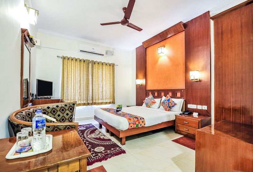 Fabhotel Kangappadan Residency