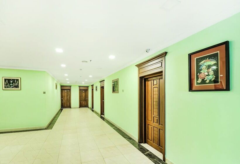 Fabhotel Kangappadan Residency