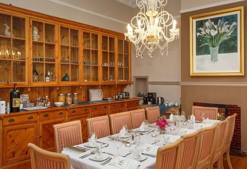 Majatalo Bakenskraal Ostrich Palace