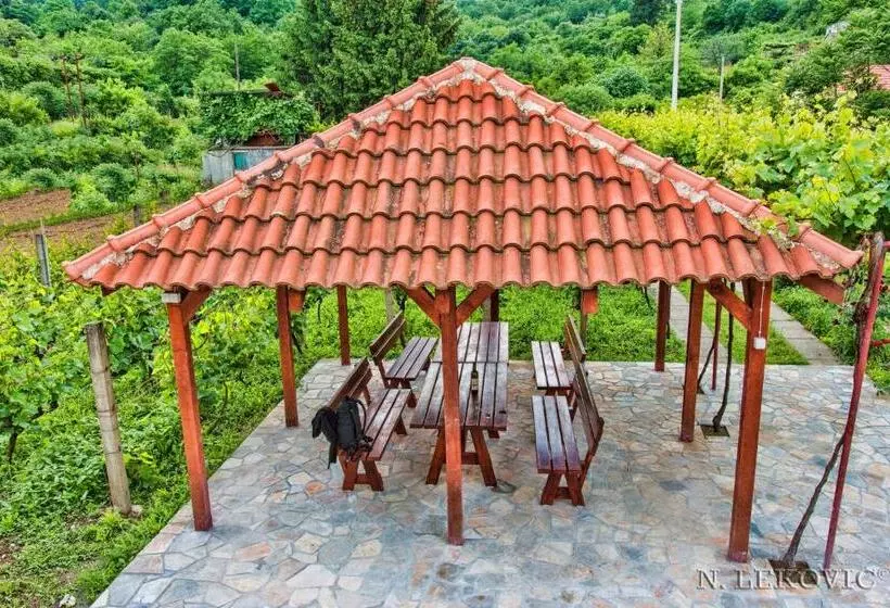 پانسیون Guesthouse Bato