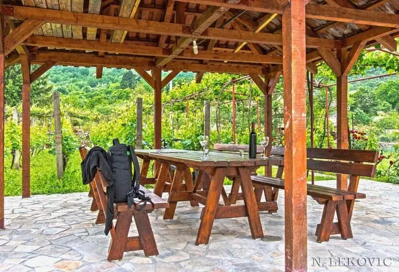 پانسیون Guesthouse Bato