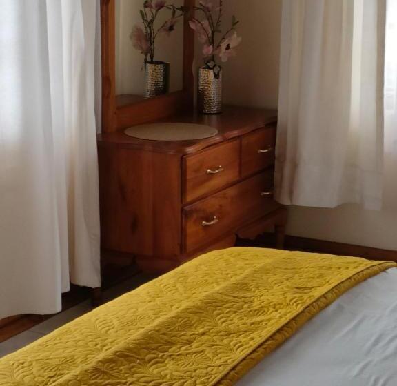 پانسیون Zuri Enterprise