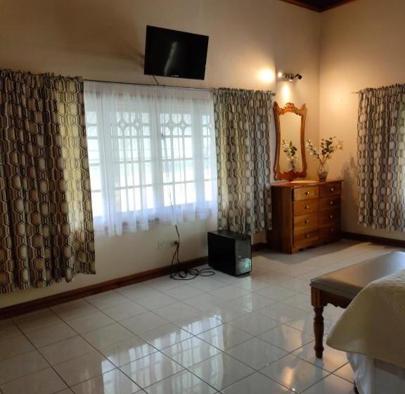 پانسیون Zuri Enterprise