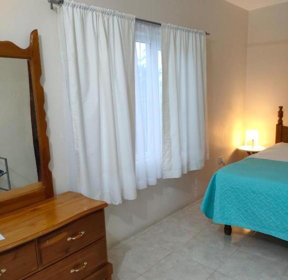 پانسیون Zuri Enterprise