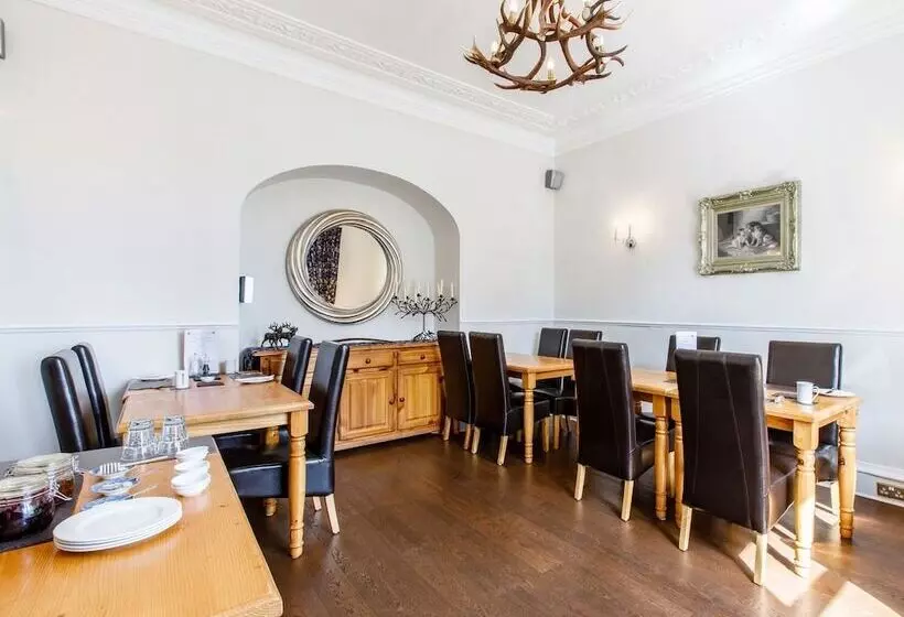 ペンション The Tannochbrae