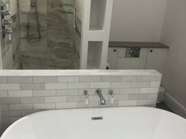 ペンション The Tannochbrae