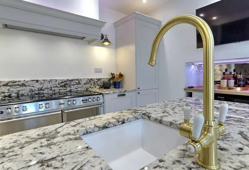 ペンション The Tannochbrae