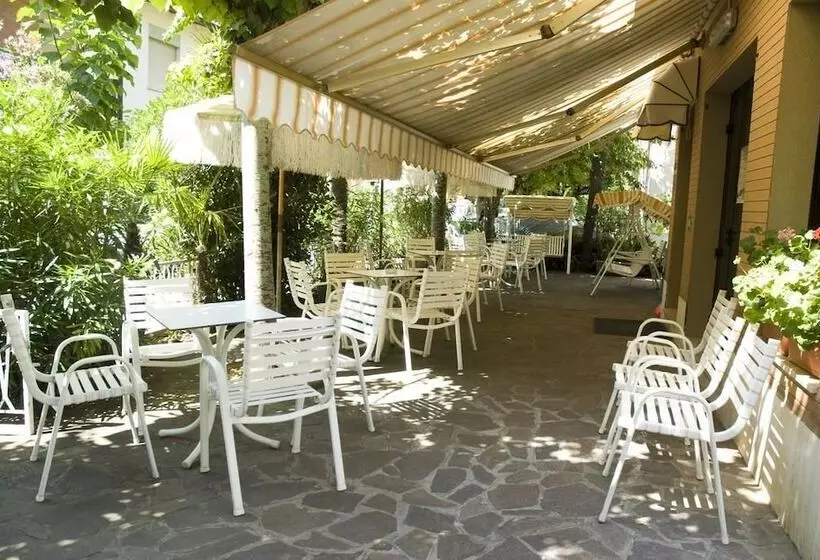 Hotelli Albergo Carezza