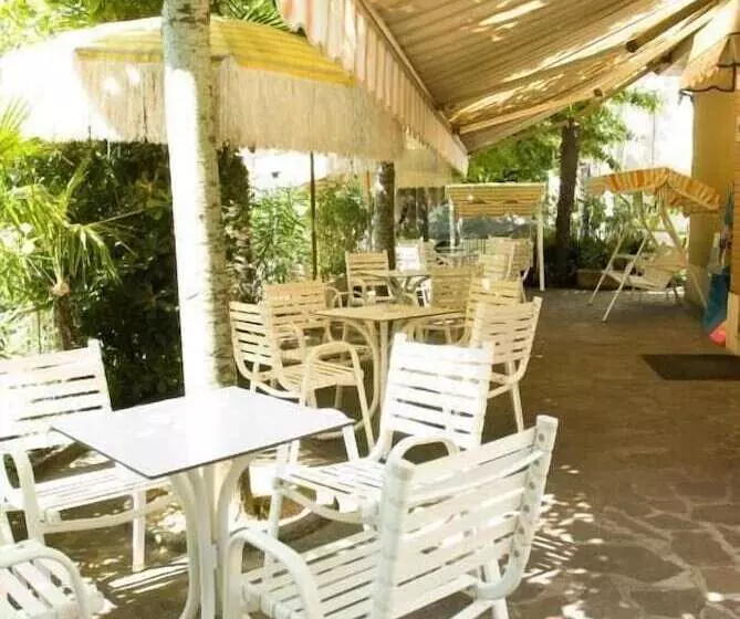 Hotelli Albergo Carezza