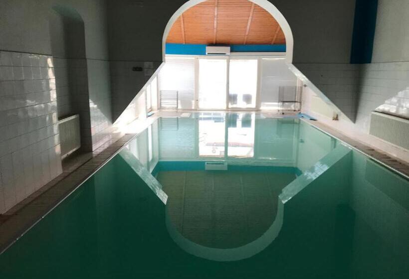 膳宿费 Club M.k.m. Modra