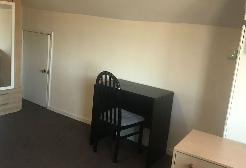 ペンション Tavistock House