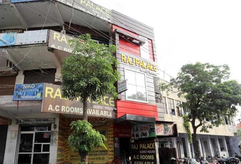 Super Hotel O Raj Palace