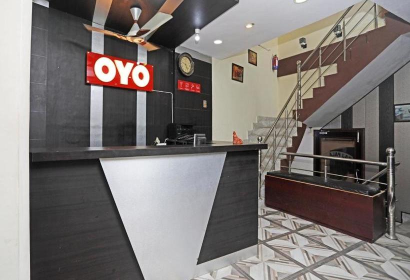 Super Hotel O Raj Palace