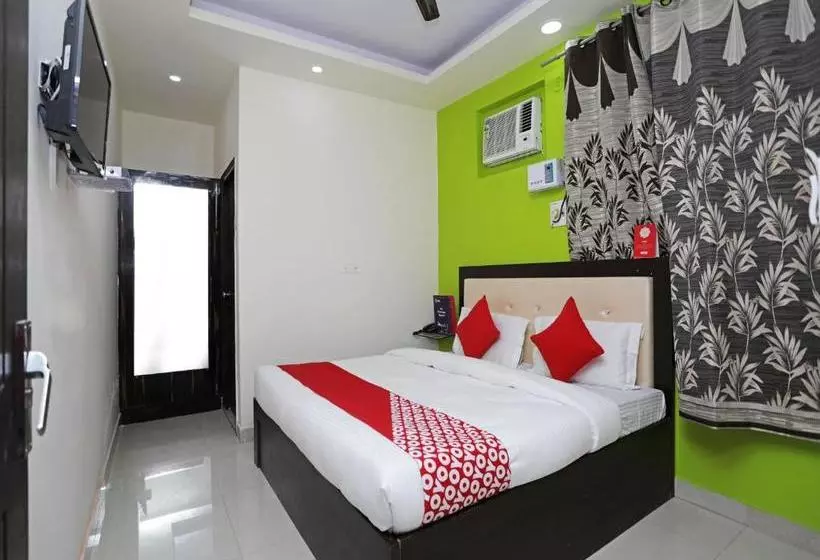 Super Hotel O Raj Palace