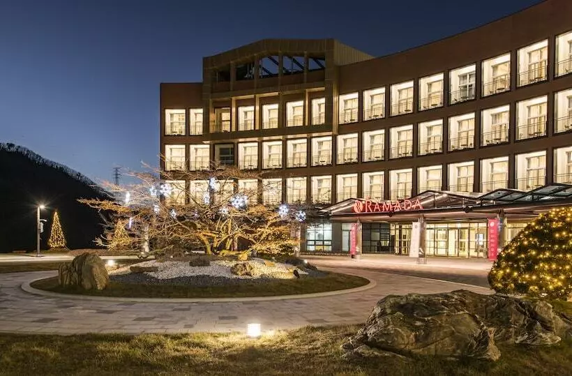 Ramada Hotel & Suites By Wyndham Gangwon Pyeongchang
