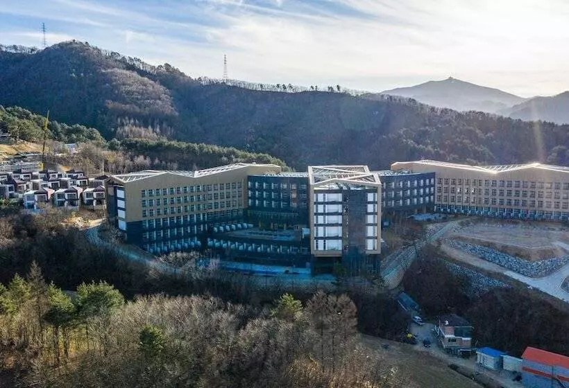 Ramada Hotel & Suites By Wyndham Gangwon Pyeongchang